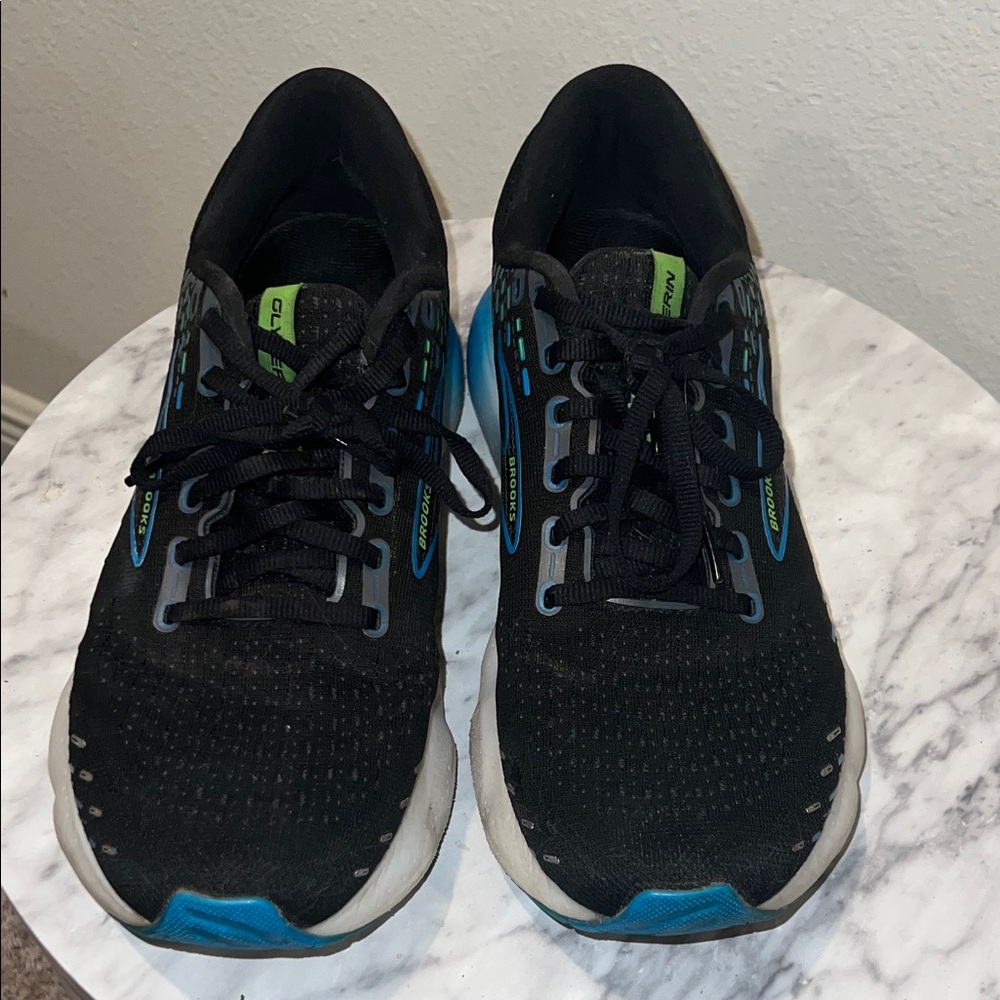 Brooks Black and Green Running Shoes - Picture 3 of 8